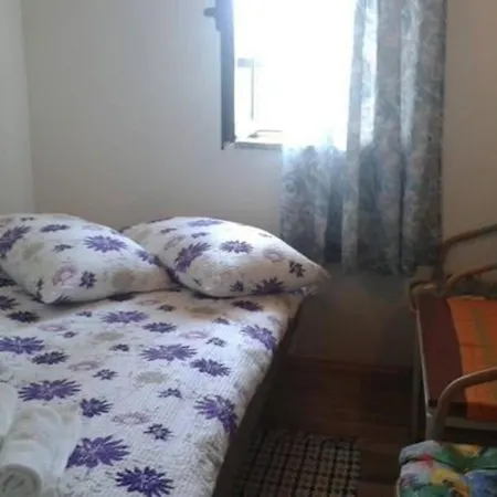 Gaestezimmer Fuer 2 Personen Ca 12 Qm In Tar-vabriga, Istrien Istrische Riviera Apartmán Frata