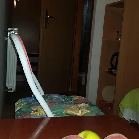 Gaestezimmer Fuer 2 Personen Ca 12 Qm In Tar-vabriga, Istrien Istrische Riviera Apartmán *